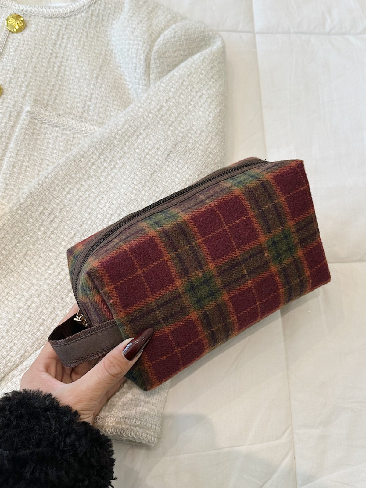 Contrast Plaid Clutch with Zipper