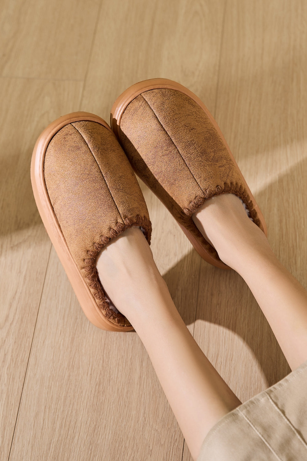 Thermal Round Toe Platform Slippers