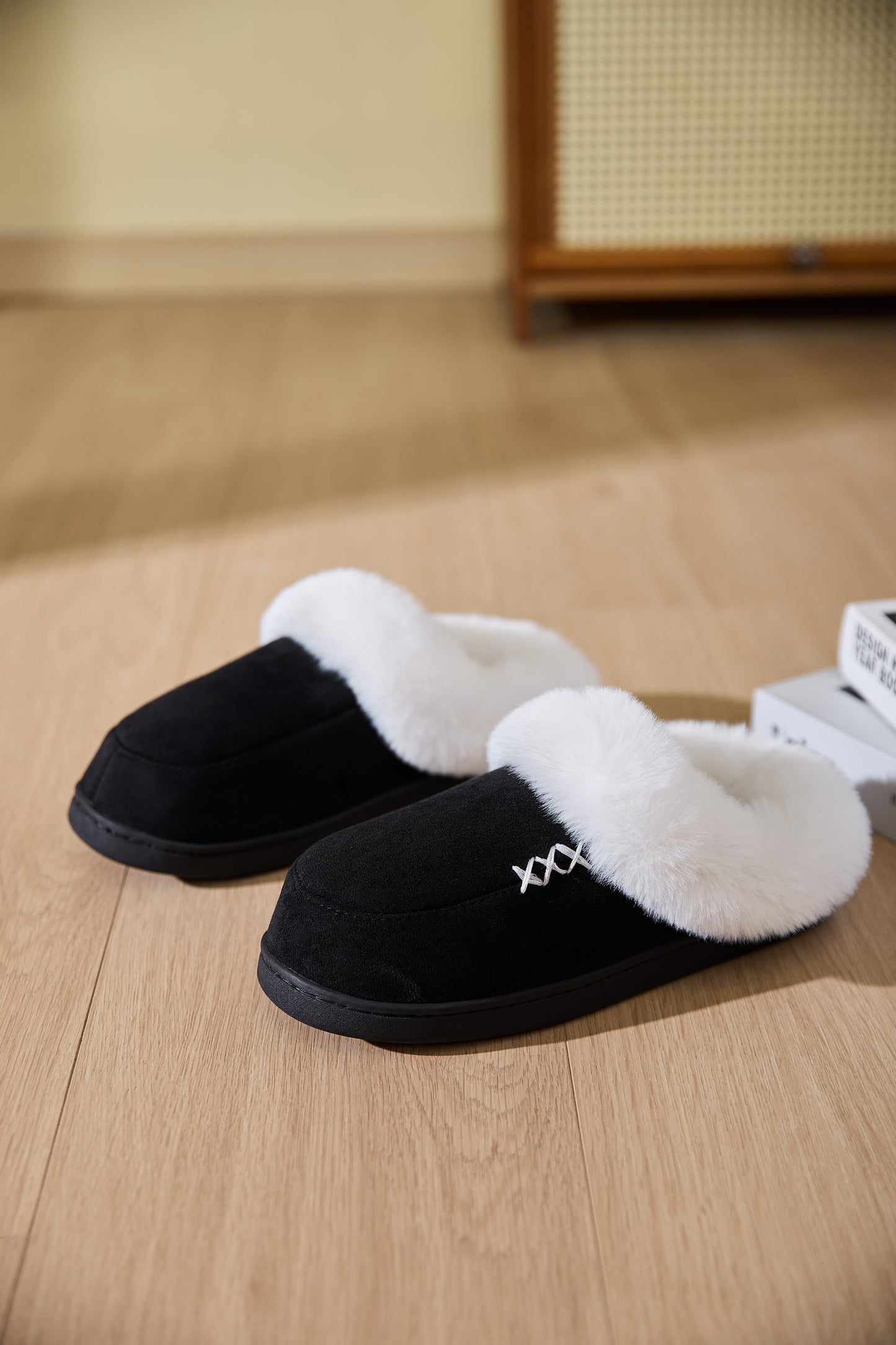 Fluff Trim Round Toe Flat Slippers